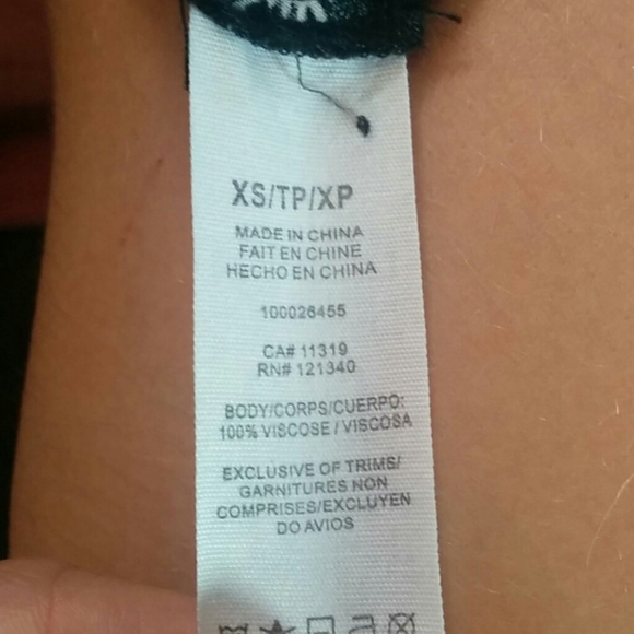 A dress - Picture 4 of 4